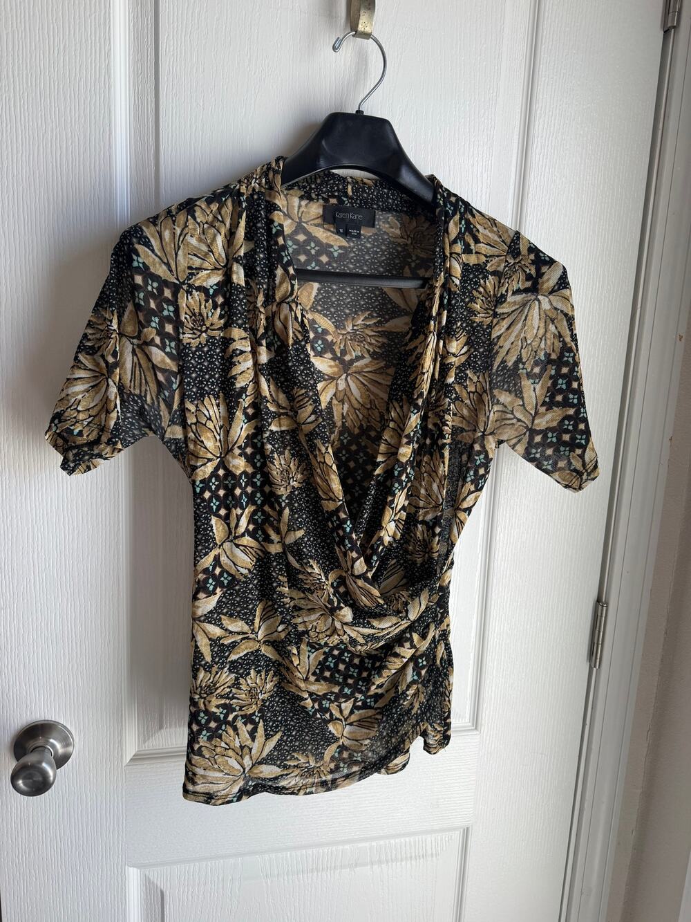 Blouse W Sz 1X Plus Short Sleeve V-Neck Black Gold Floral Sheer Karen Kane